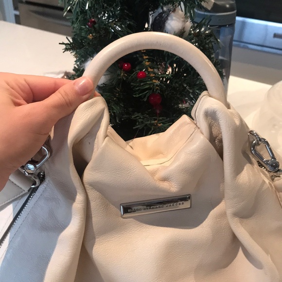 Ivory Marc Jacobs bag with crossover strap - Picture 2 of 7
